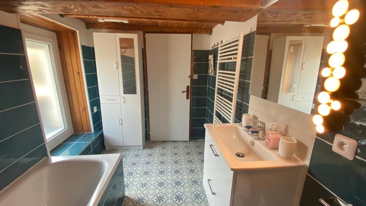 Villa La nébuleuse Notre-Dame-de-l'Isle Esterno foto